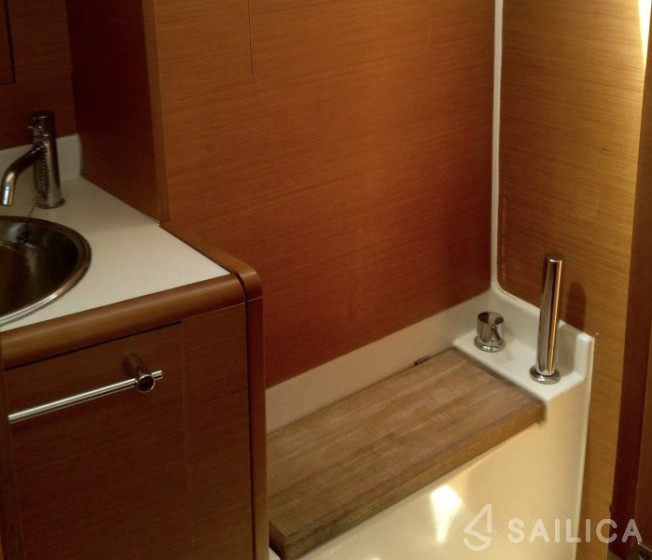 Sun Odyssey 409 - Yacht Charter Sailica