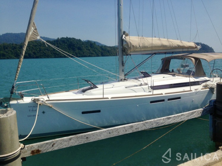 Sun Odyssey 409 - Yacht Charter Sailica