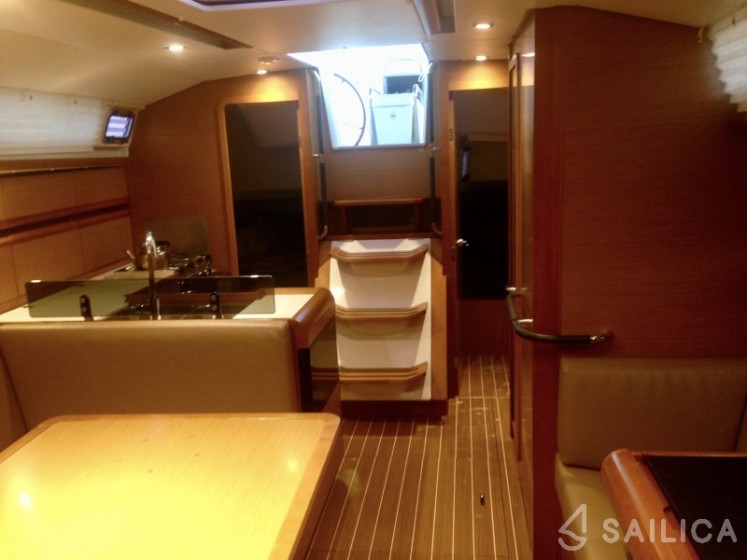 Sun Odyssey 409 - Yacht Charter Sailica