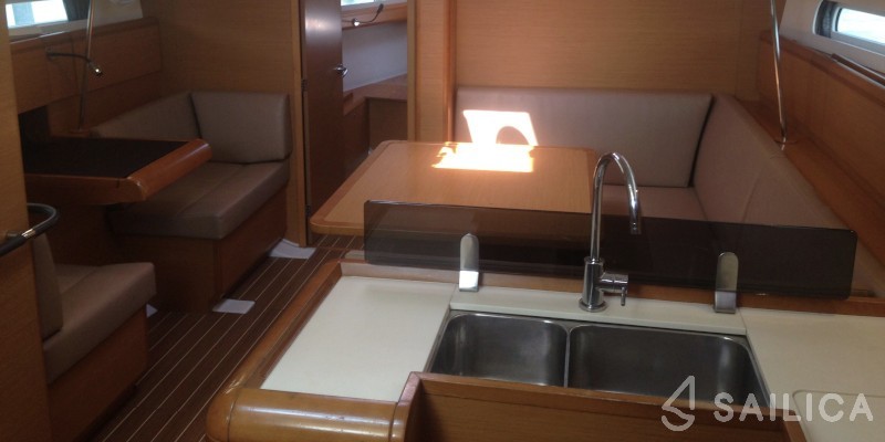 Sun Odyssey 409 - Yacht Charter Sailica