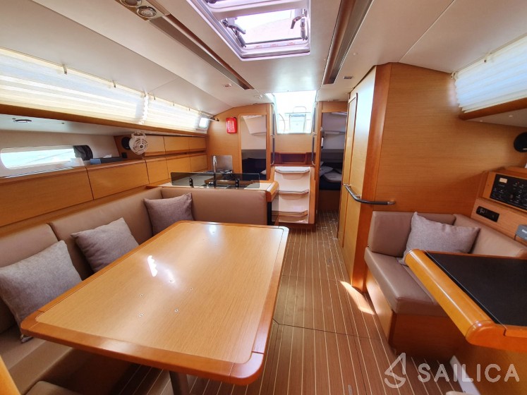 Sun Odyssey 409 - Yacht Charter Sailica