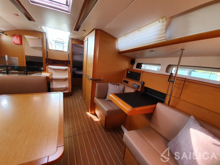 Sun Odyssey 409 - Yacht Charter Sailica