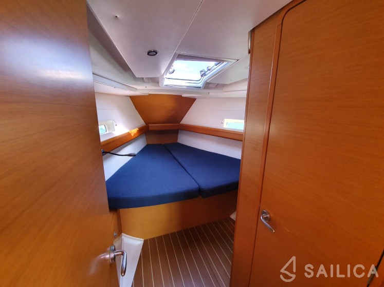 Sun Odyssey 409 - Yacht Charter Sailica