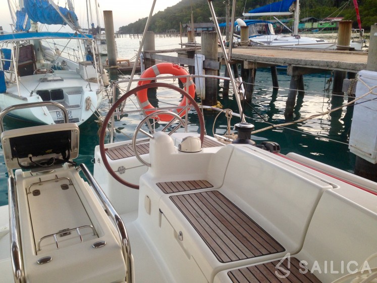 Sun Odyssey 409 - Yacht Charter Sailica