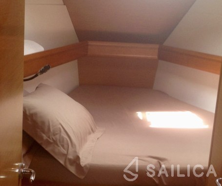 Sun Odyssey 409 - Yacht Charter Sailica