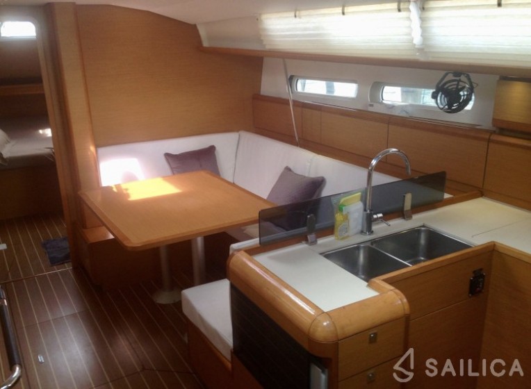 Sun Odyssey 409 - Yacht Charter Sailica