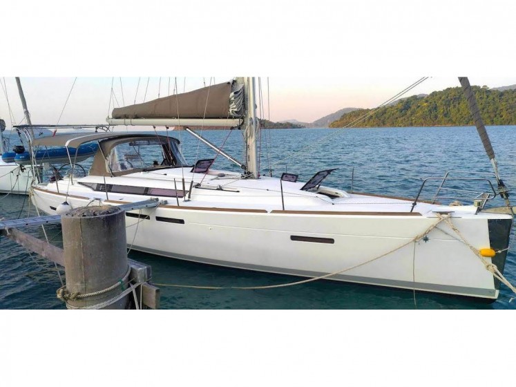 Sun Odyssey 409 - Yacht Charter Sailica