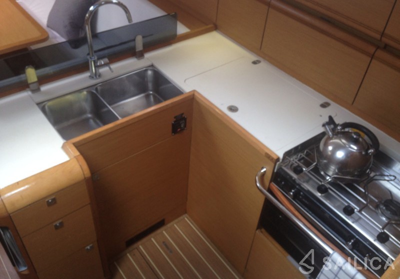Sun Odyssey 409 - Yacht Charter Sailica