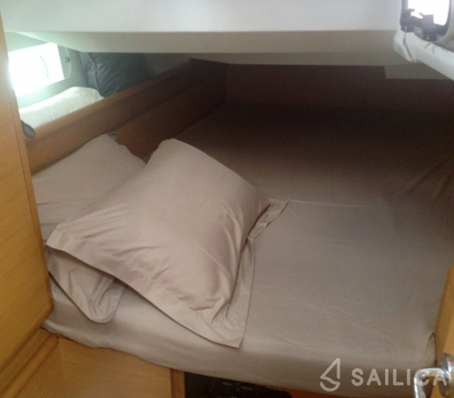 Sun Odyssey 409 - Yacht Charter Sailica