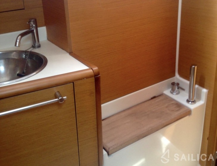 Sun Odyssey 409 - Yacht Charter Sailica