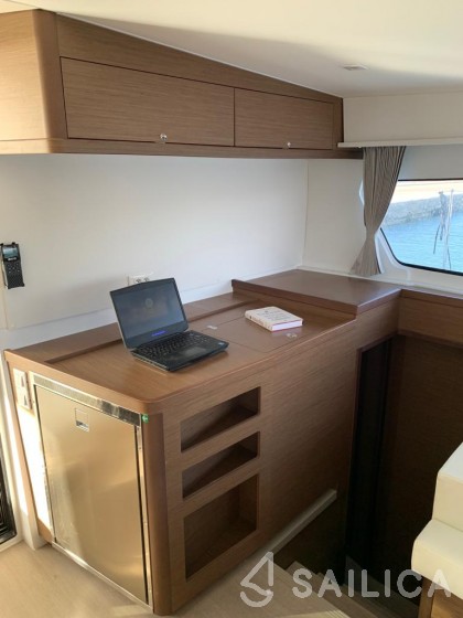 Lagoon 42 - Yacht Charter Sailica