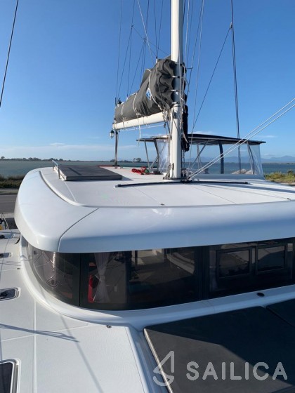 Lagoon 42 - Yacht Charter Sailica