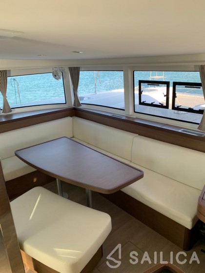Lagoon 42 - Yacht Charter Sailica