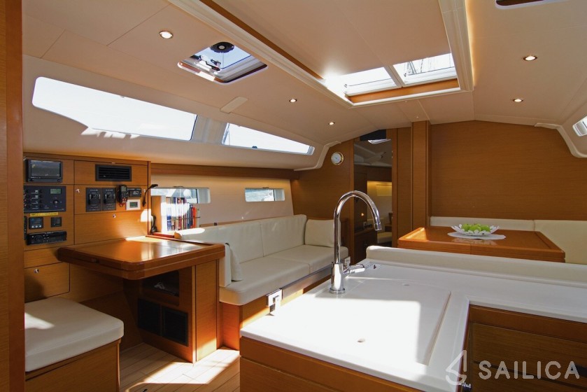 Jeanneau 51 - Yacht Charter Sailica