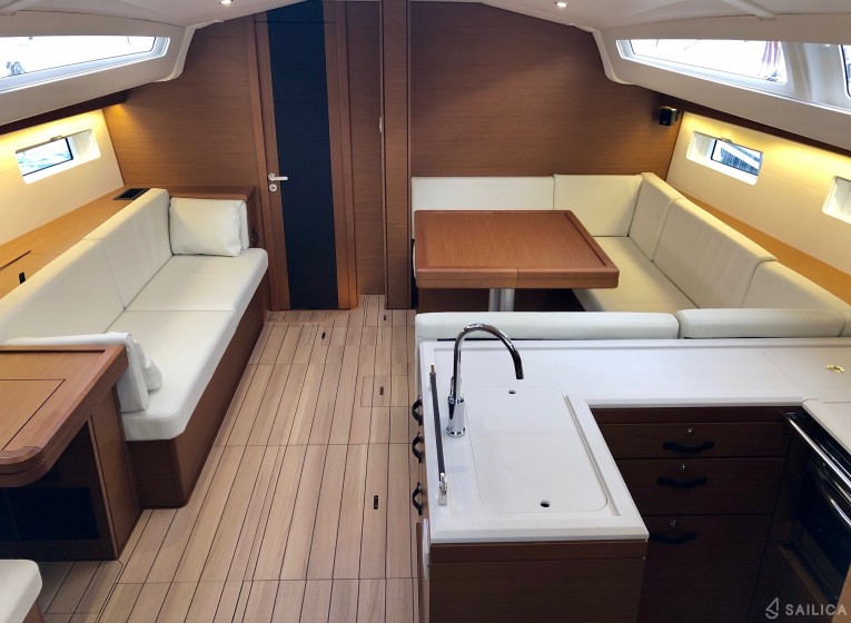 Jeanneau 51 - Yacht Charter Sailica