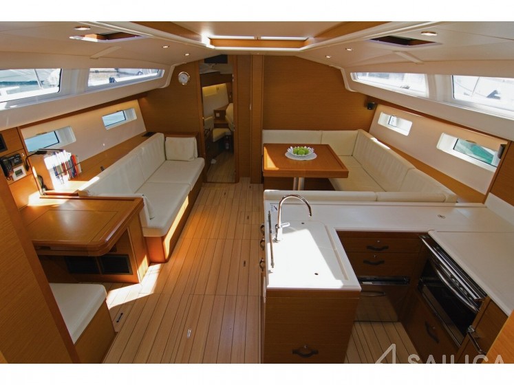 Jeanneau 51 - Yacht Charter Sailica