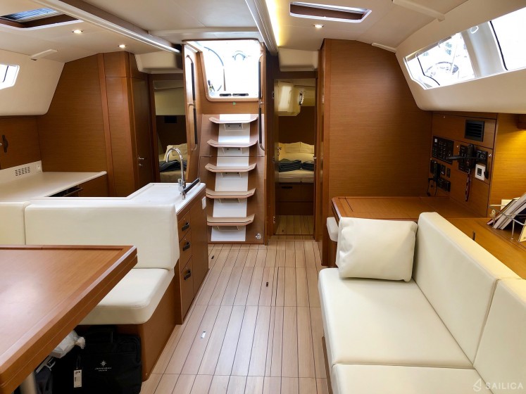 Jeanneau 51 - Yacht Charter Sailica