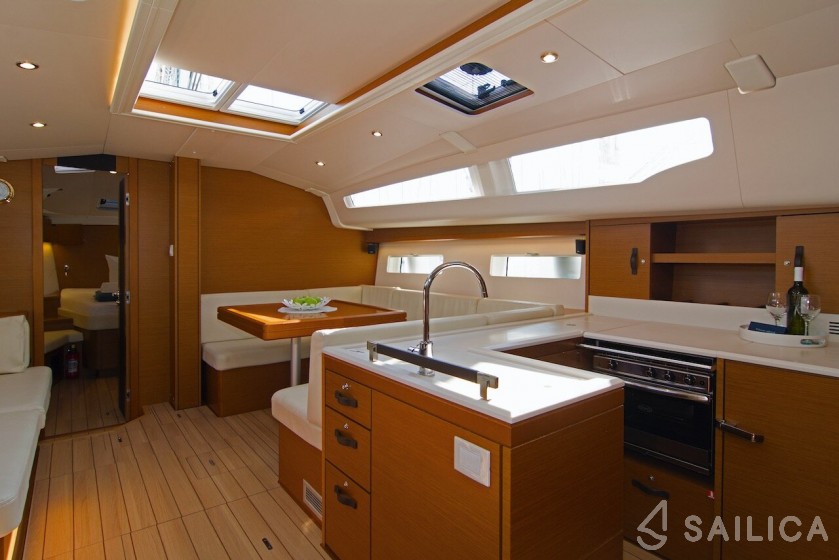 Jeanneau 51 - Yacht Charter Sailica