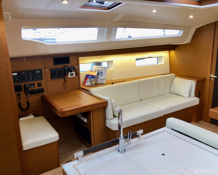 Jeanneau 51 - Yacht Charter Sailica
