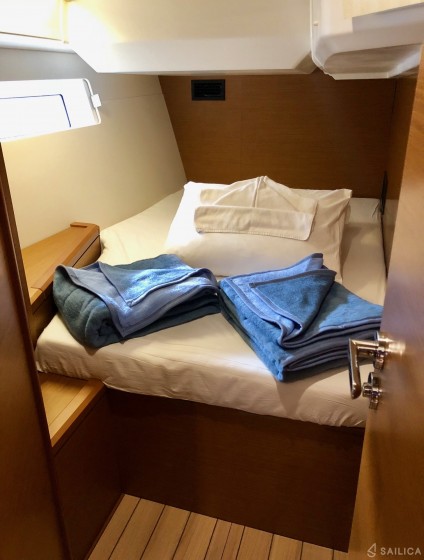 Jeanneau 51 - Yacht Charter Sailica