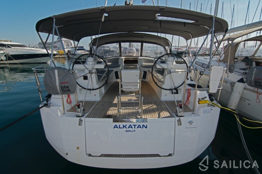 Jeanneau 51 - Yacht Charter Sailica