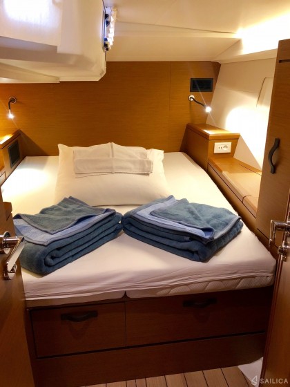 Jeanneau 51 - Yacht Charter Sailica