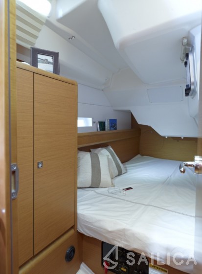 Sun Odyssey 379 - Yacht Charter Sailica