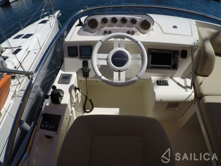 Azimut 47 - Yacht Charter Sailica