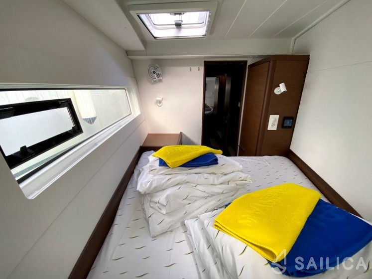 Lagoon 40 - Yacht Charter Sailica