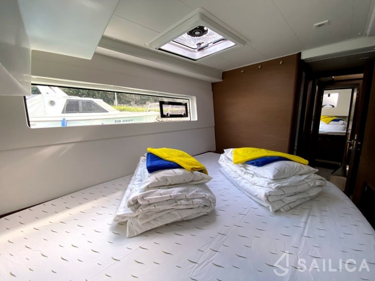 Lagoon 40 - Yacht Charter Sailica