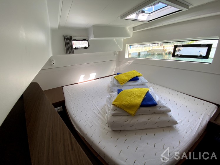Lagoon 40 - Yacht Charter Sailica