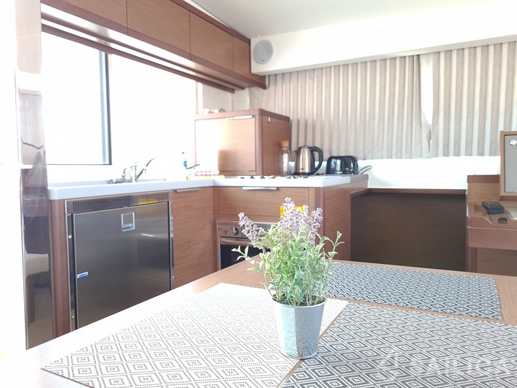 Lagoon 40 - Yacht Charter Sailica