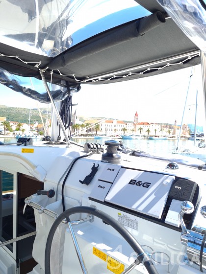 Lagoon 40 - Yacht Charter Sailica