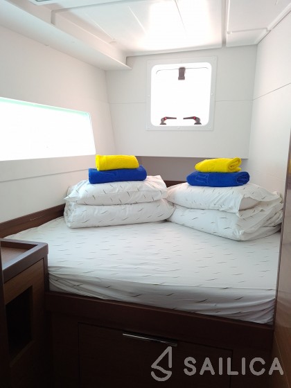 Lagoon 40 - Yacht Charter Sailica
