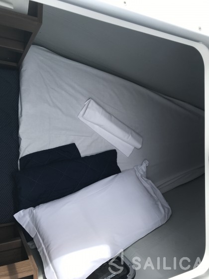 Lagoon 450  Flybridge - Yacht Charter Sailica