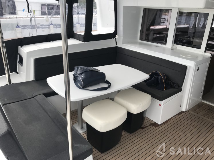 Lagoon 450  Flybridge - Yacht Charter Sailica