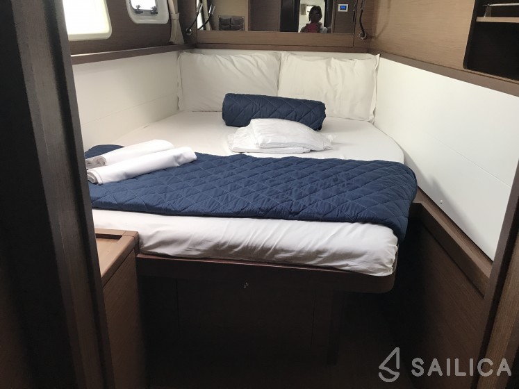 Lagoon 450  Flybridge - Yacht Charter Sailica