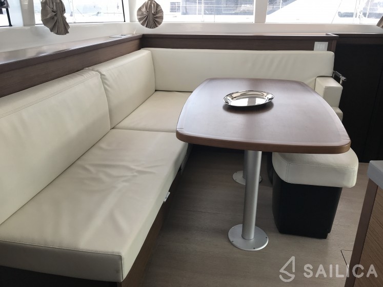 Lagoon 450  Flybridge - Yacht Charter Sailica