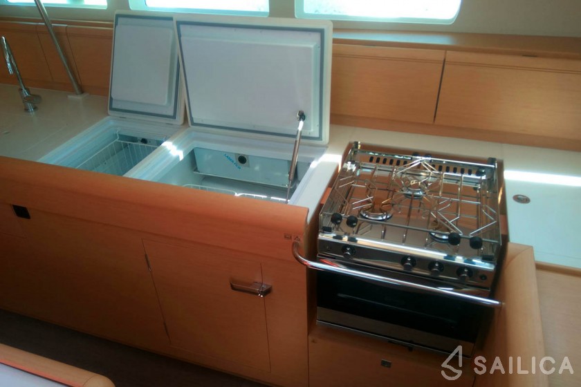 Sun Odyssey 519 - Yacht Charter Sailica