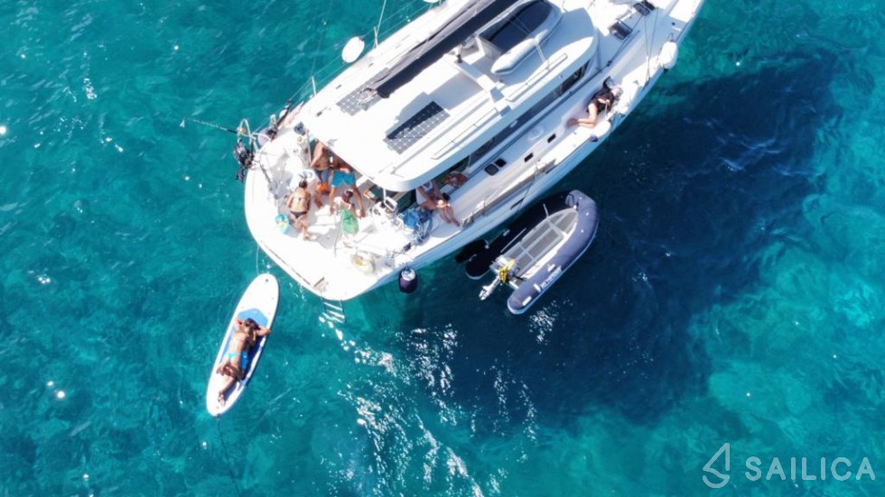 Atoll 6 - Yacht Charter Sailica