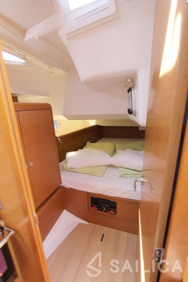 Sun Odyssey 449 - Yacht Charter Sailica