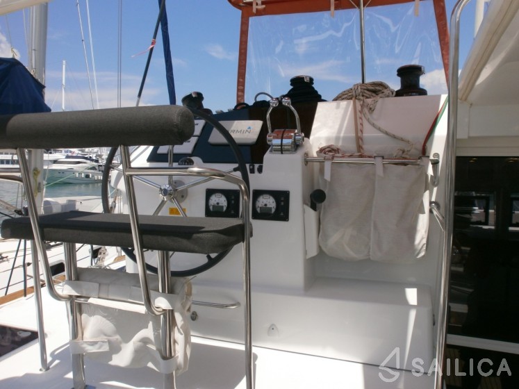 Lagoon 400 S2 - Yacht Charter Sailica