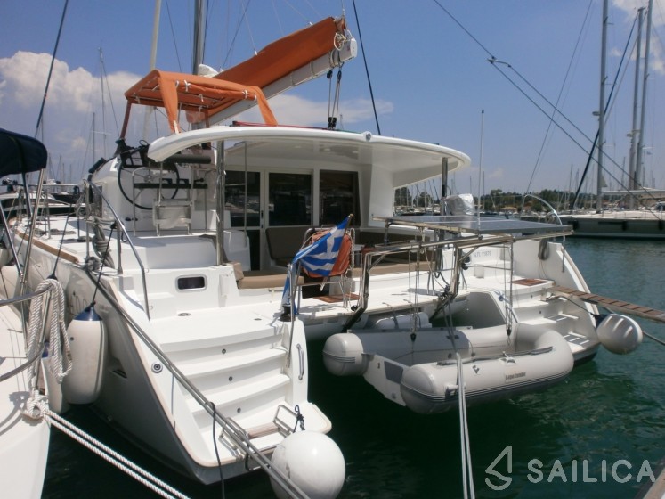 Lagoon 400 S2 - Yacht Charter Sailica