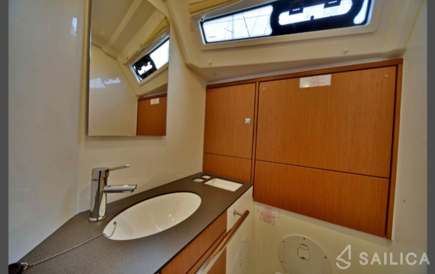 Bavaria 46 Cruiser - Yacht Charter Sailica