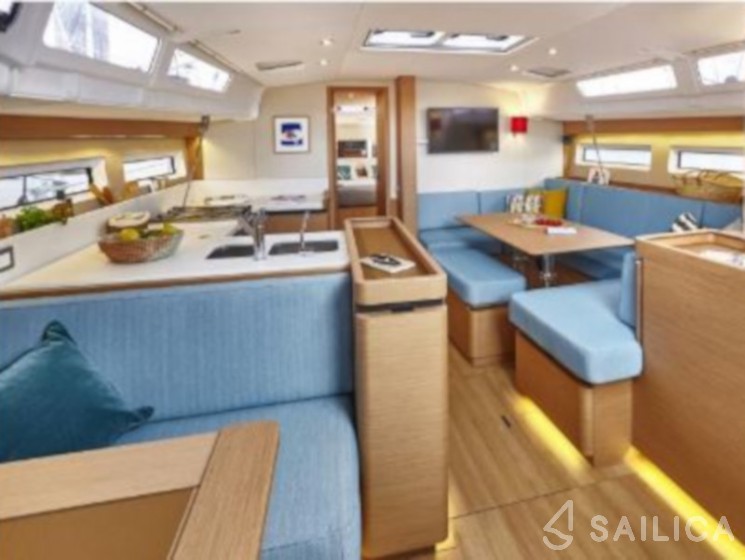 Bavaria C45 - Yacht Charter Sailica
