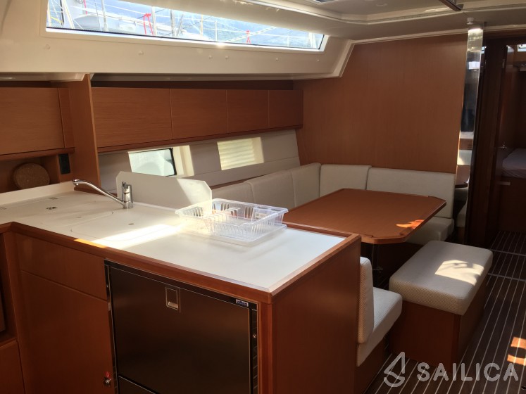 Bavaria C45 - Yacht Charter Sailica