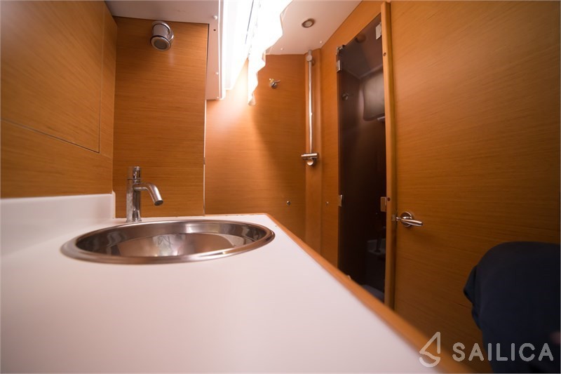 Sun Odyssey 409 - Yacht Charter Sailica
