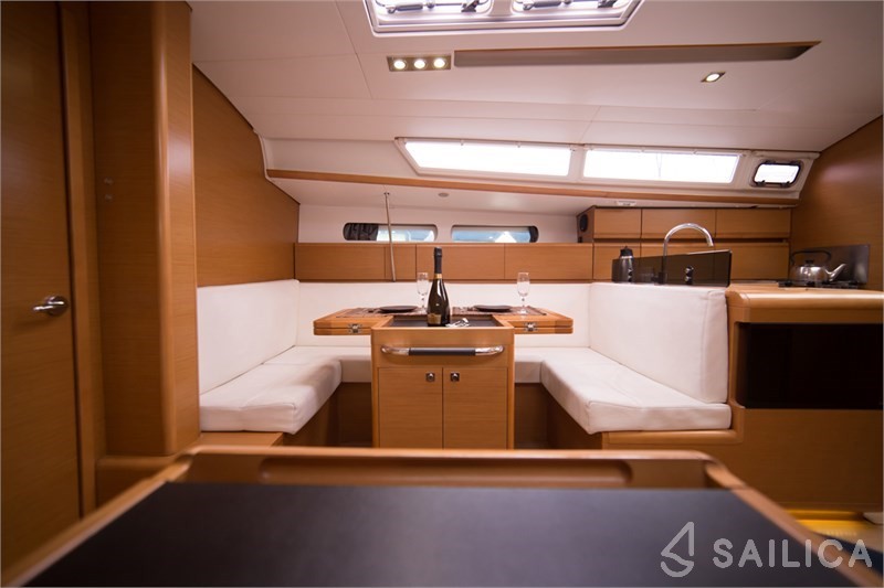 Sun Odyssey 409 - Yacht Charter Sailica
