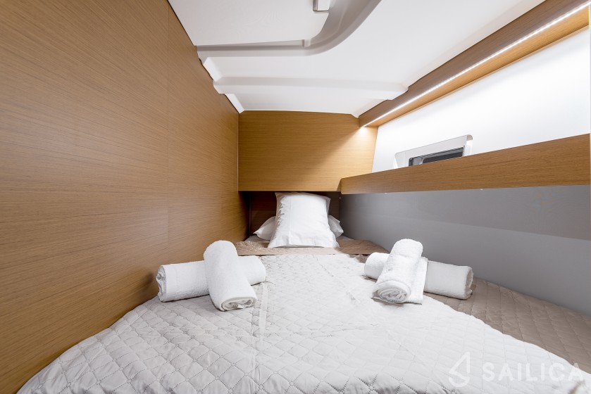 Sun Odyssey 490 - Yacht Charter Sailica
