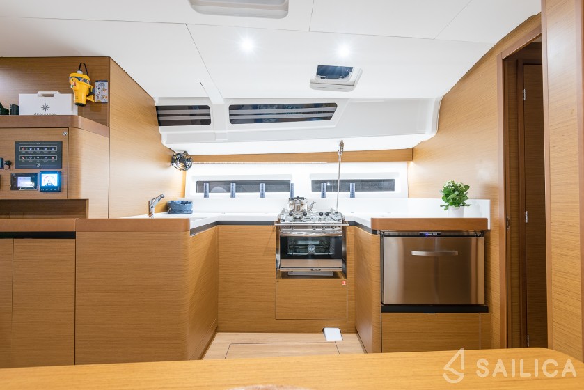Sun Odyssey 490 - Yacht Charter Sailica